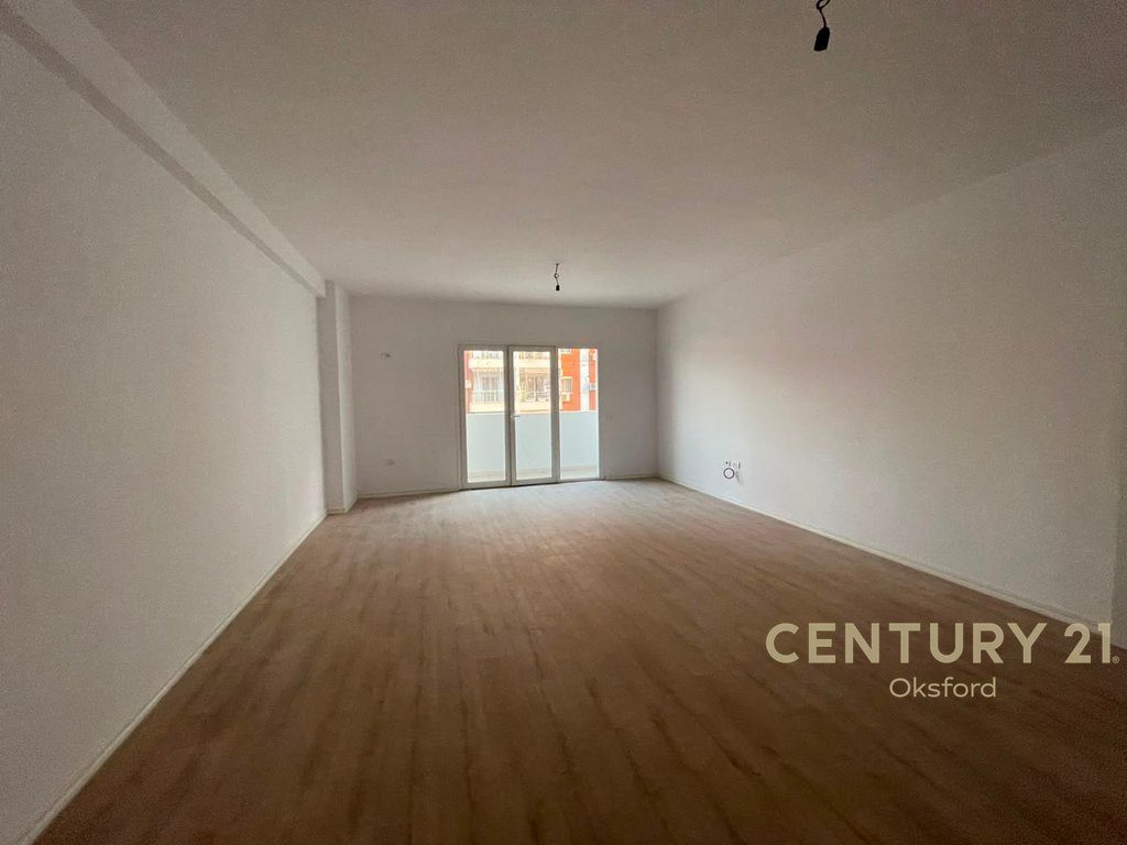 YZBERISHT, APARTAMENT 1+1 PER SHITJE 2