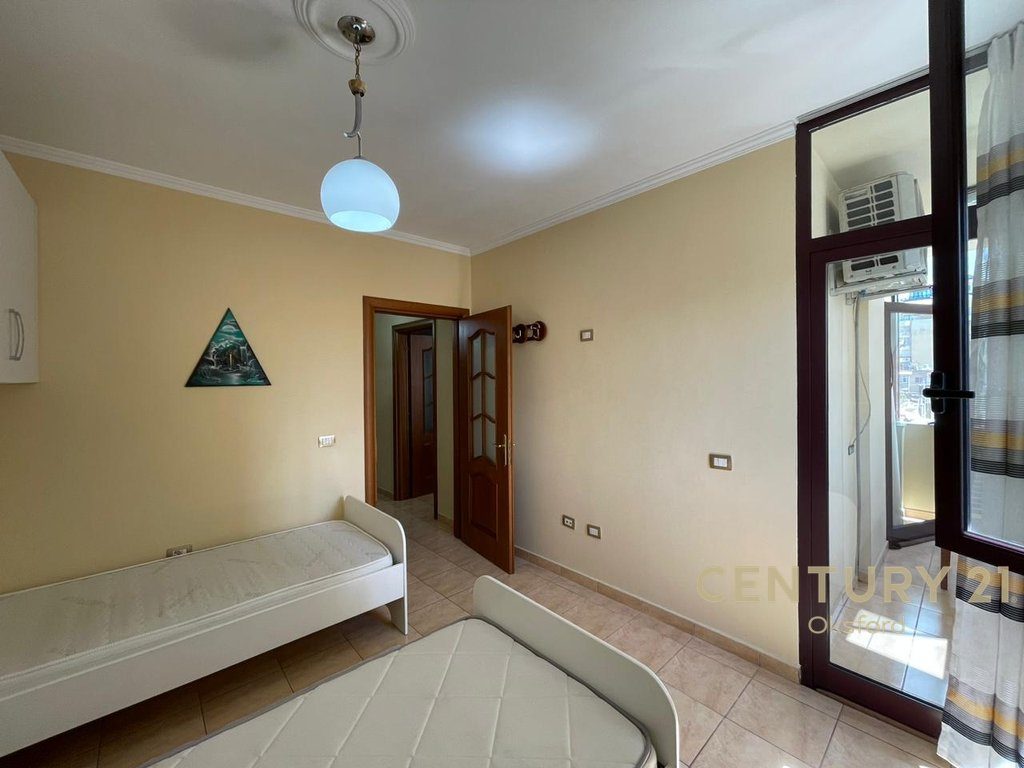SHESHI WILLSON , APARTAMENT 2+1 ME QIRA