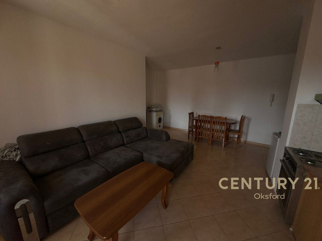 Apartament në Golem për shitje 4