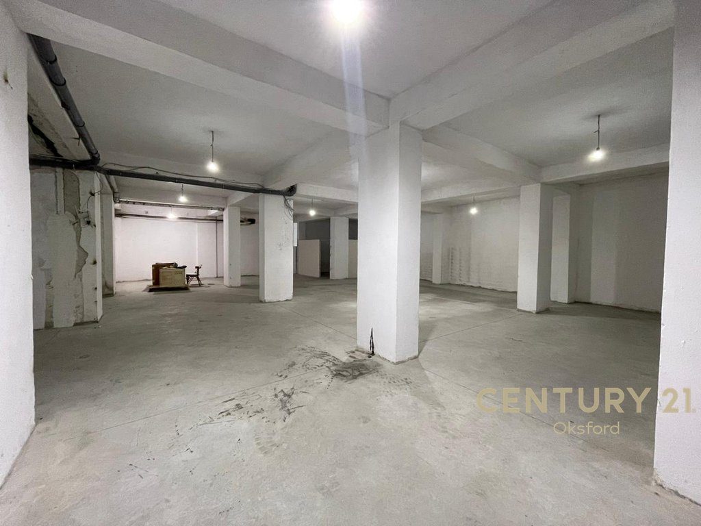 OKAZION, SHITET 414M2 SIPERFAQE PARKIMI NE FRESK 2