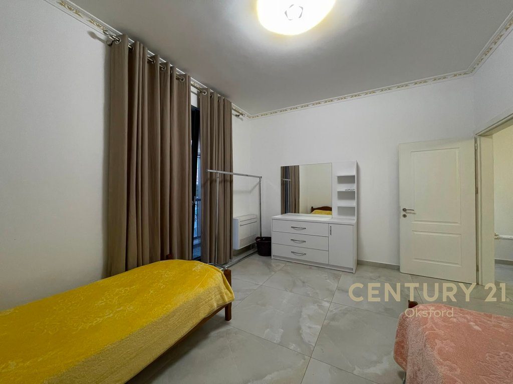 Jepet me qira apartament 2+1+2 te Ish Uzina Dinamo, përballë tregut. 2