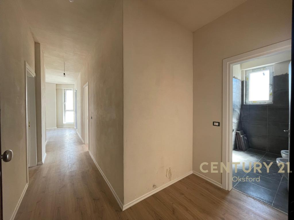 SHITET APARTAMENT 3+1+2 TEK KOMUNA E PARISIT