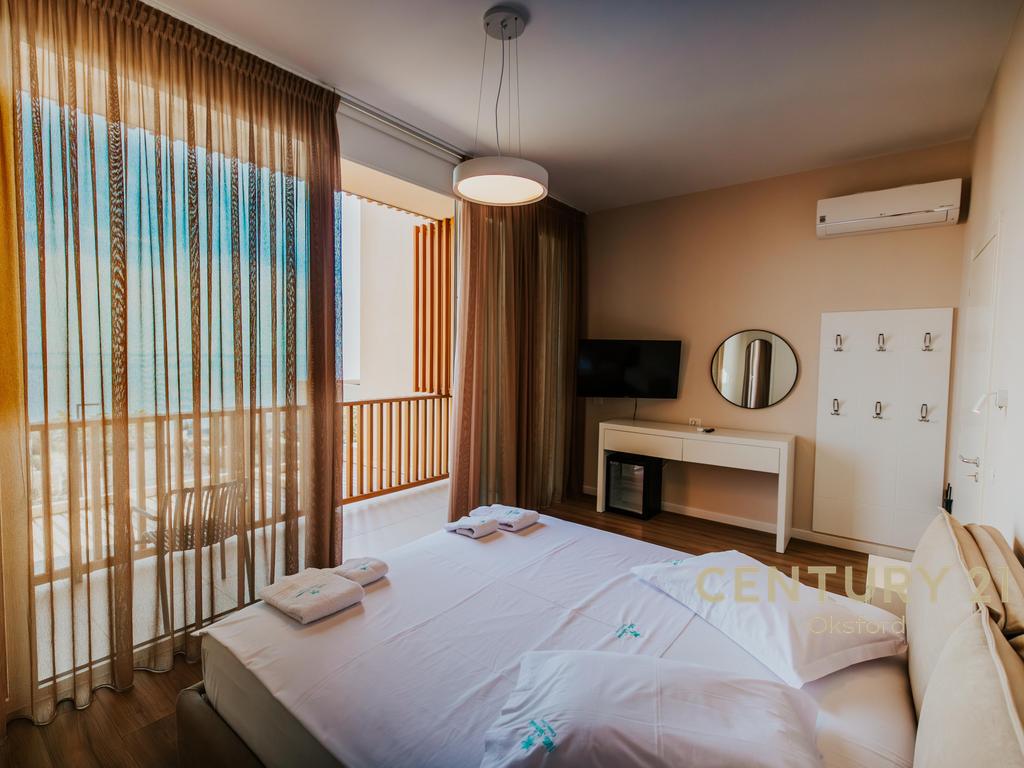 Shitet Vilë Twin me Jakuzzi ,në Green Coast! 2