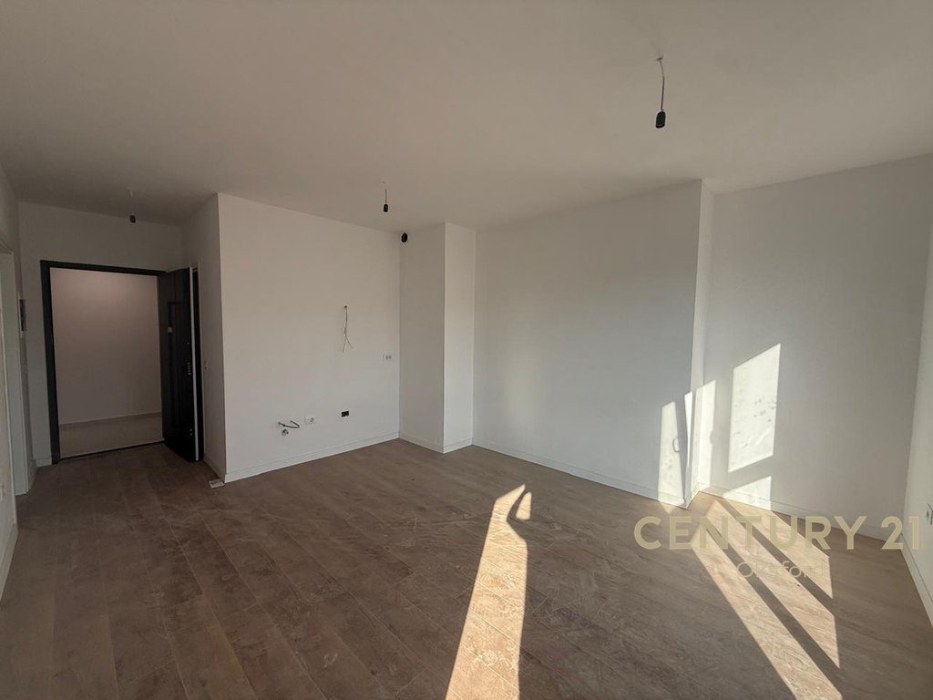 JAPIM ME QIRA AMBIENT PER ZYRA, TEK KOMUNA E PARISIT! 4