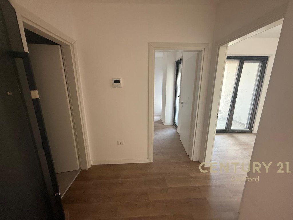 JAPIM ME QIRA AMBIENT ZYRASH+POST PARKIMI, TEK KOMUNA E PARISIT! 2