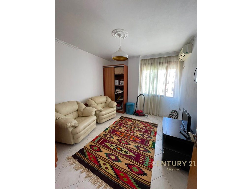 Apartament i Ndriçuar dhe Komod në Shitje në Golem – Vetëm 5 Minuta nga Plazhi! 2