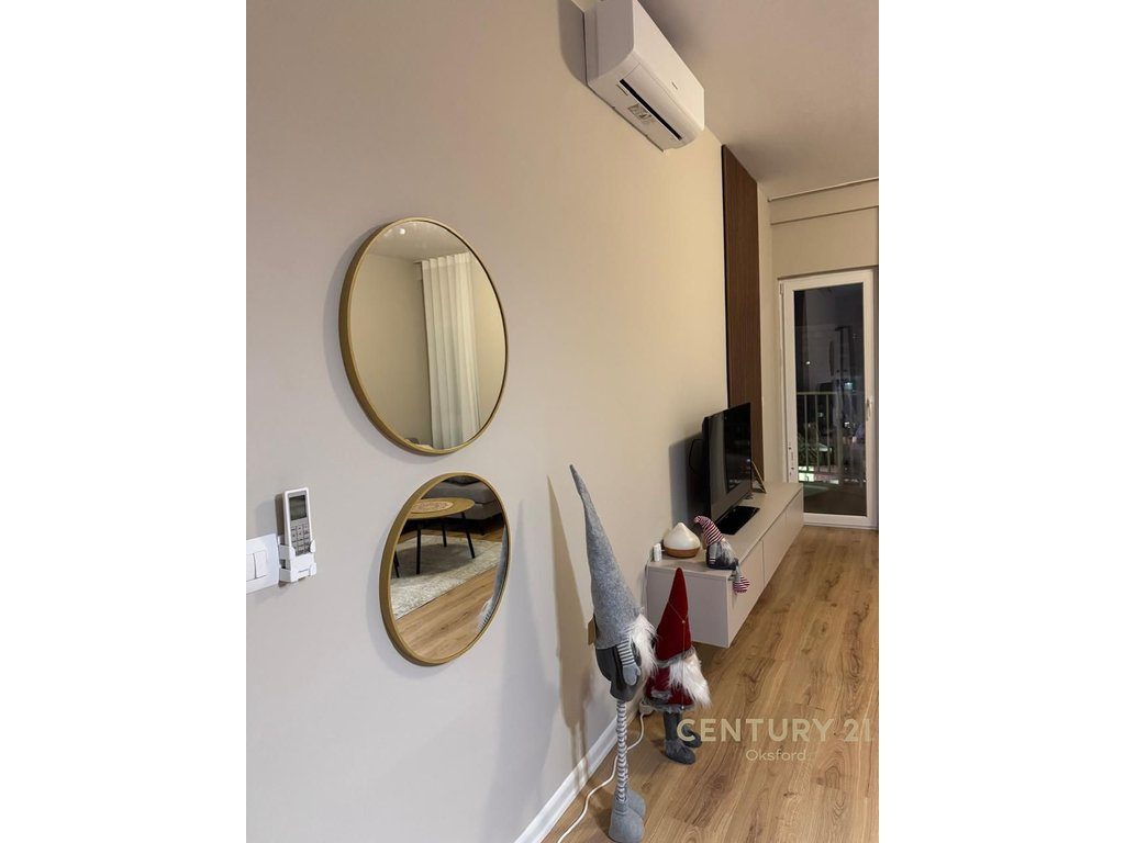 Apartament per qira 1+1 i mobiluar përball Ring Center, tek Zogu I Zi!