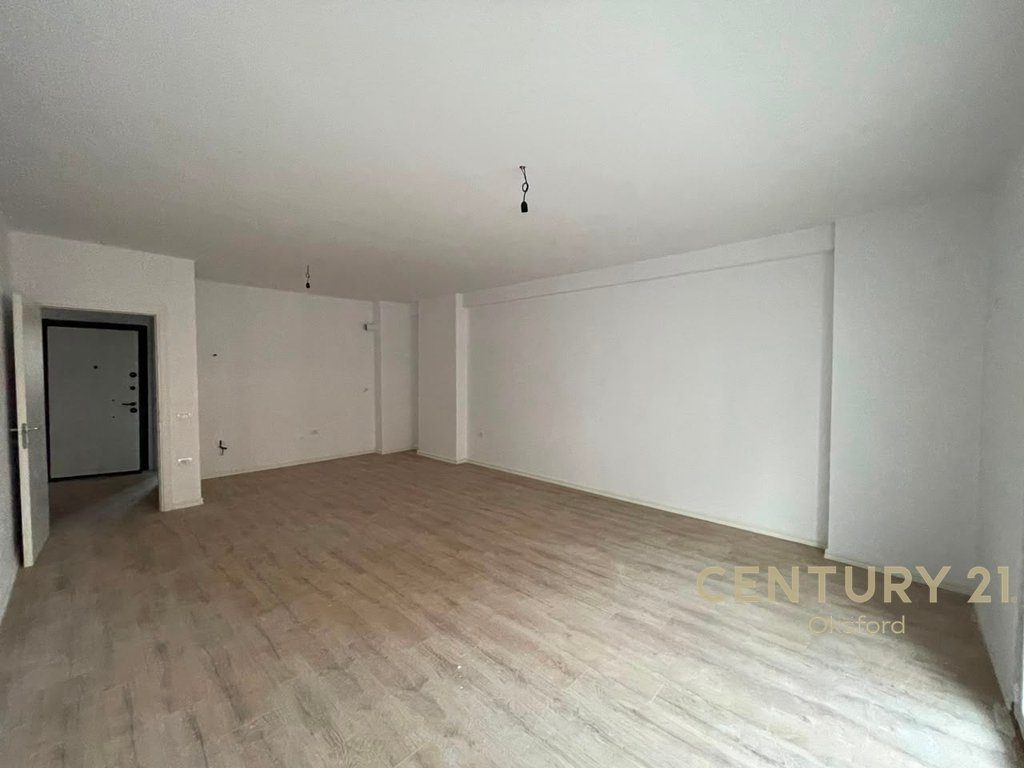 YZBERISHT, APARTAMENT 1+1 PER SHITJE 4
