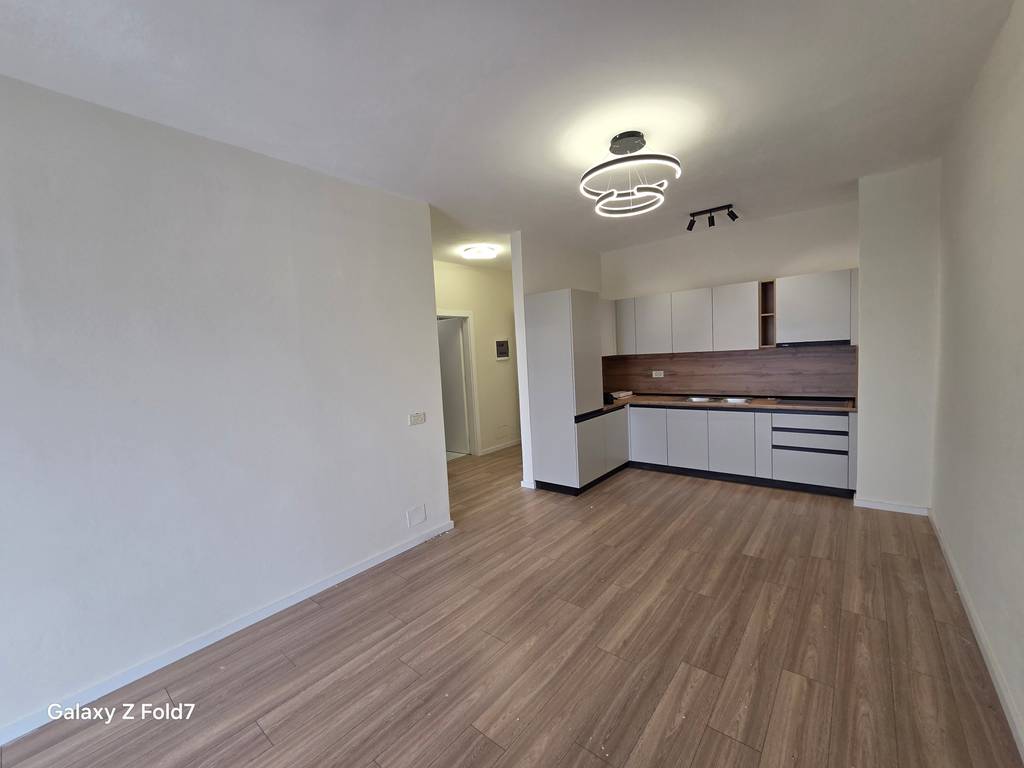 JEPET ME QIRA AMBIENT PER ZYRA NË GOLDEN TOWER RESIDENCE!