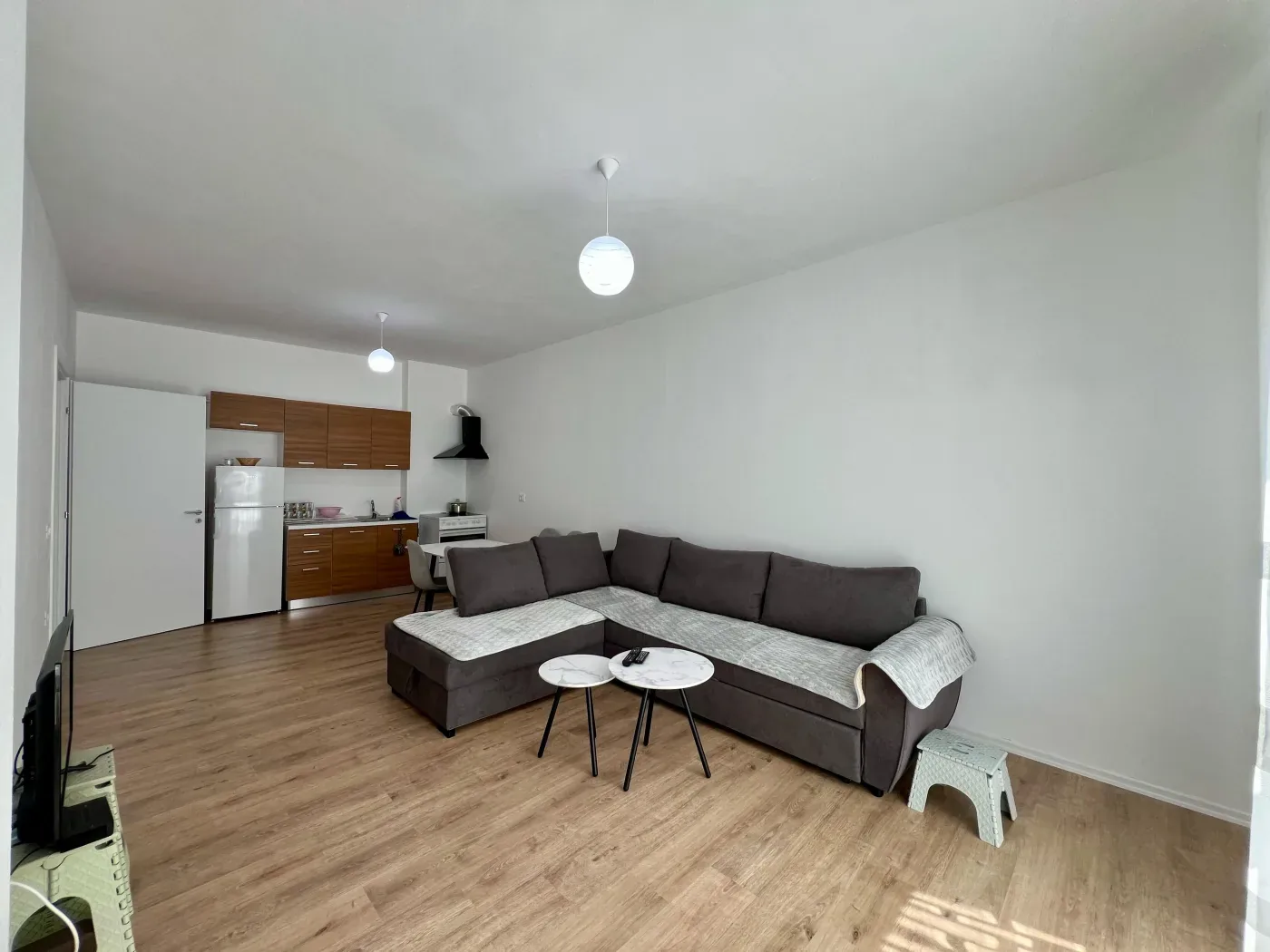 Qira, Apartament 2+1, ”Paskuqan”, Tiranë. 3