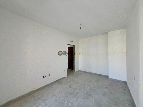 Shitet, Apartament 1+1 “Laprakë”,Tiranë. 3