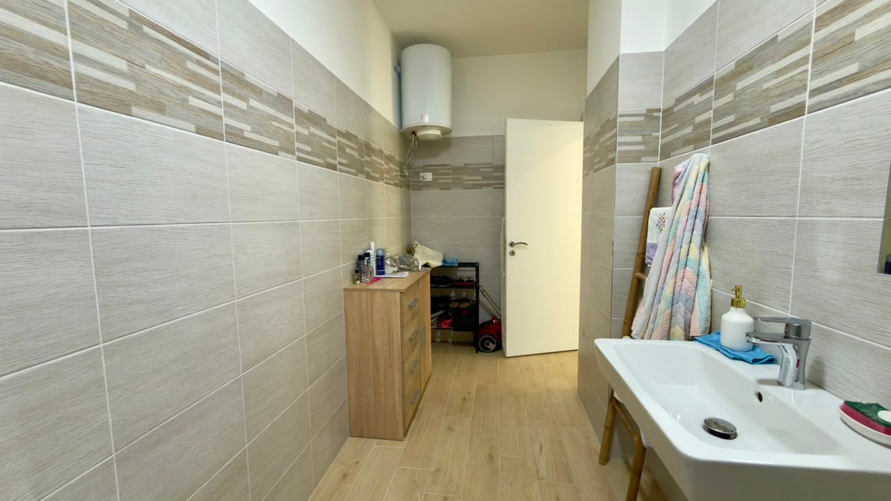 Ekskluzive, Shitet, Apartament 3+1+ 2 Ballkone + Grazh, ” Selitë ”, Tiranë. 2