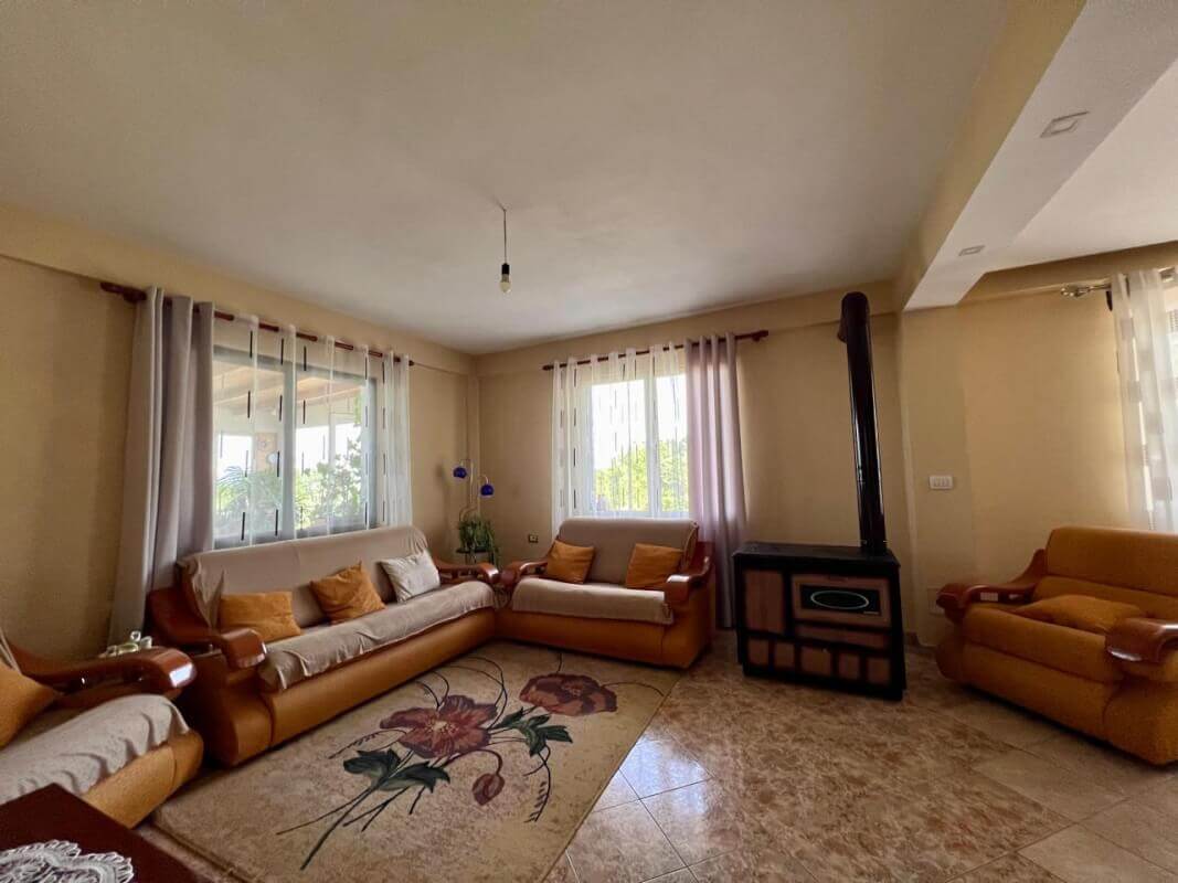 Qira, Vilë 2 katëshe "Priskë e madhe", Tiranë 3