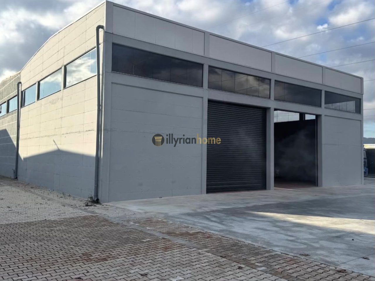 Jepet me Qira Ambient Biznesi - Kapanon + Zyrë | Zonë Industriale Strategjike