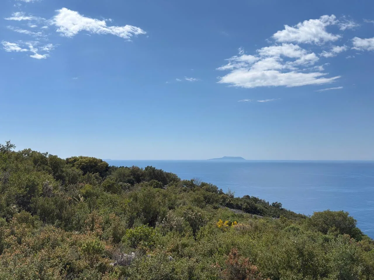 Shitet, Tokë me pamje nga deti "Gjipe" - Vlorë 3