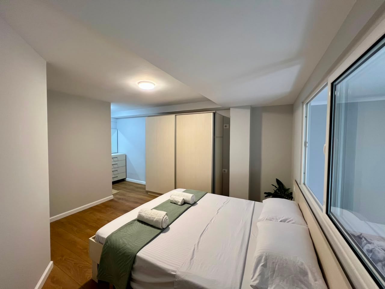 Shitet Duplex Luksoz, Gati për Banim ose Airbnb, pranë Liqenit të Thatë 4