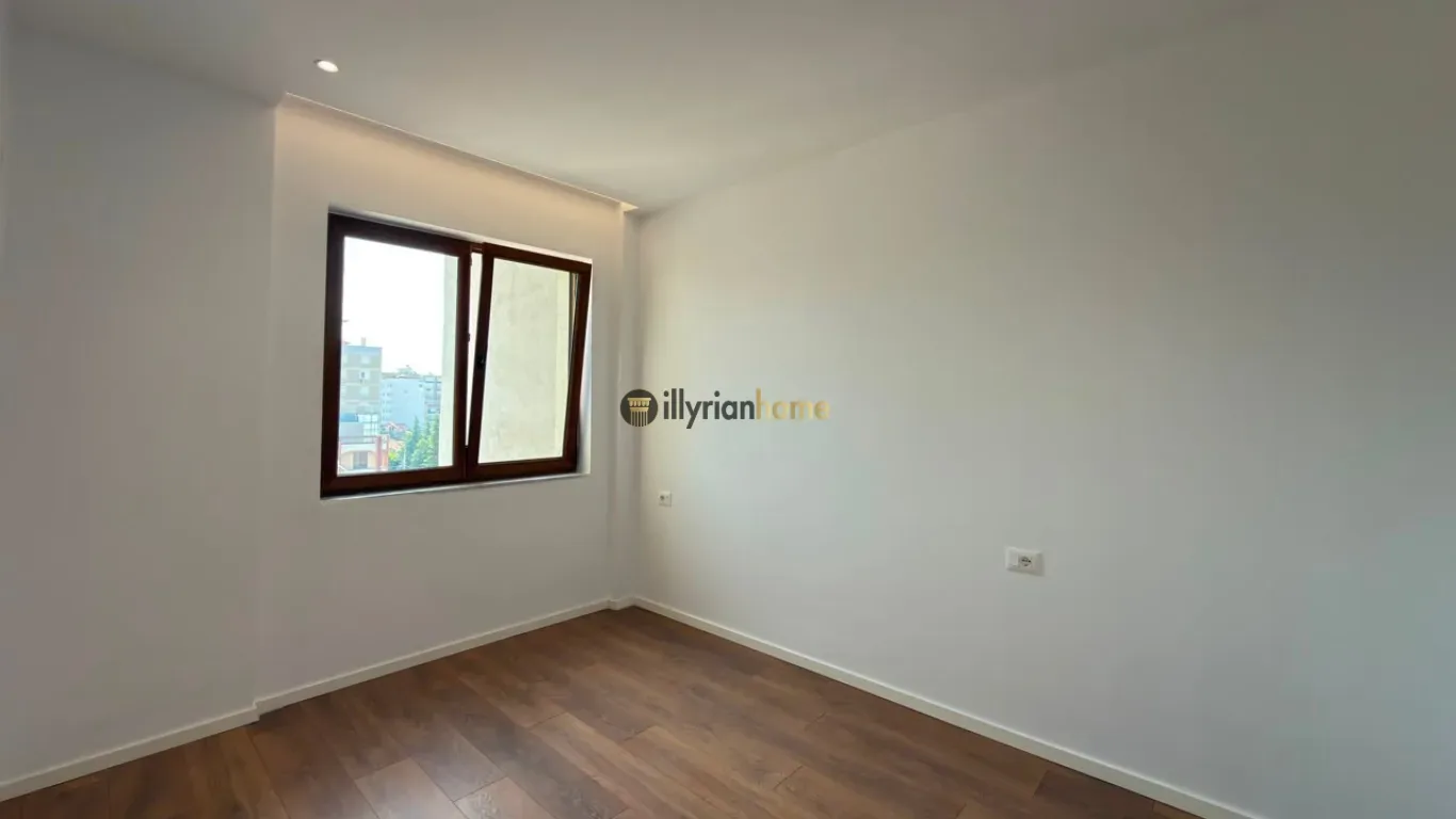 Shitet ,Apartament 1+1+ballkon i restauruar me punime cilësore tek Rruga "Fadil Bodinaku",Ish-Stacioni i Fundit i Tiranës së Re – Ura e Nisharakut 4