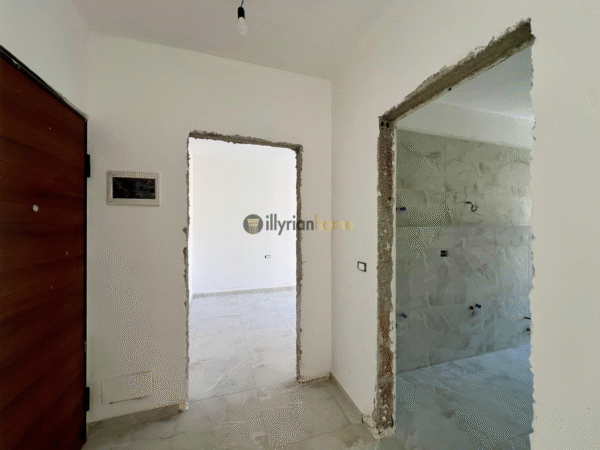 Shitet, Apartament 1+1 “Laprakë”,Tiranë. 4