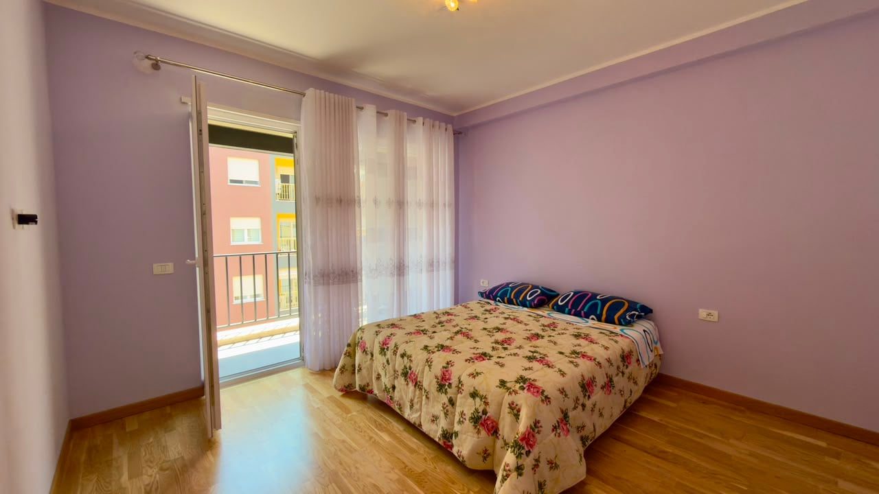 Ekskluzive, Shitet, Apartament 3+1+ 2 Ballkone + Grazh, ” Selitë ”, Tiranë. 3