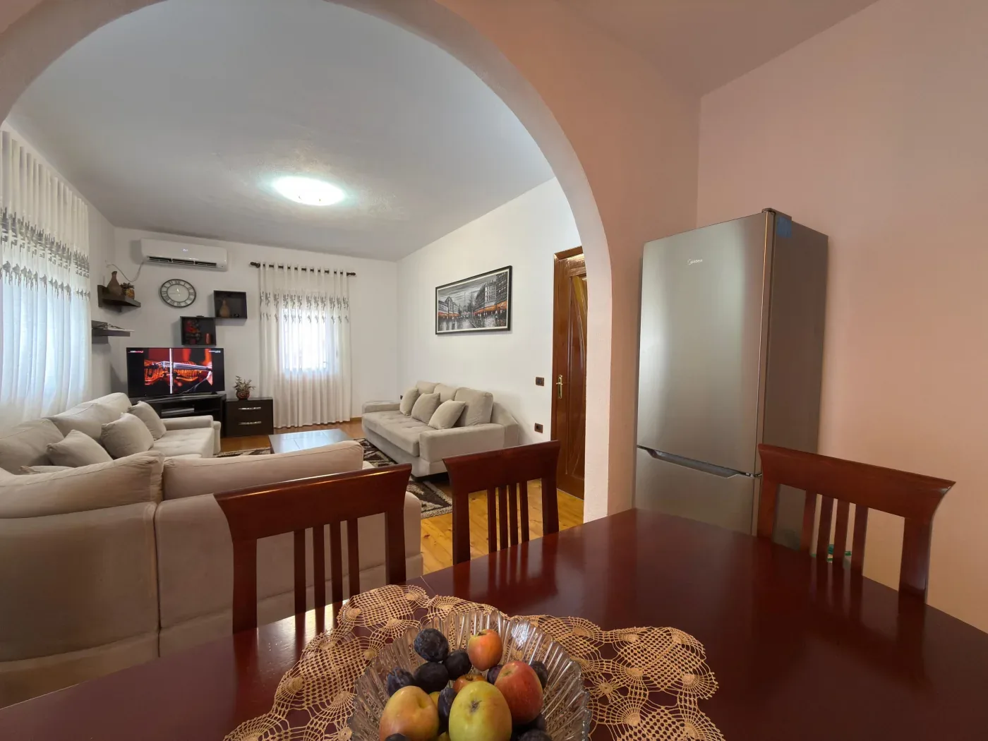 Shtëpi private me qira | Ideale për familje, diplomatë dhe staf ndërkombëtar | 3 parkime 4