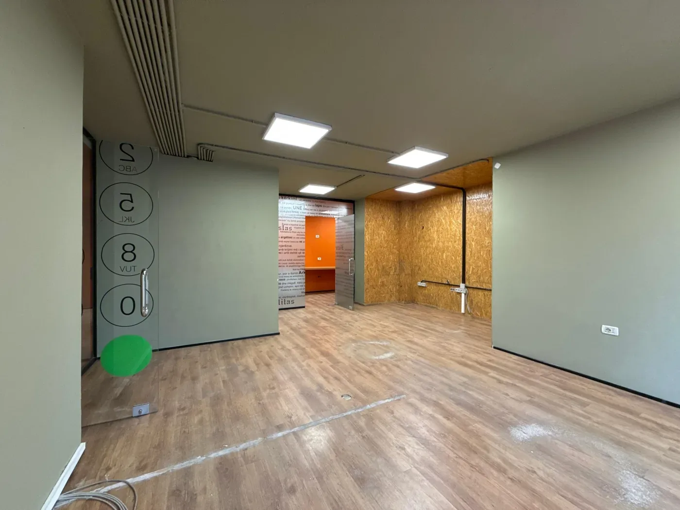 Ambient Modern 220 m² për Qira | Myslym Shyri, Tiranë 4