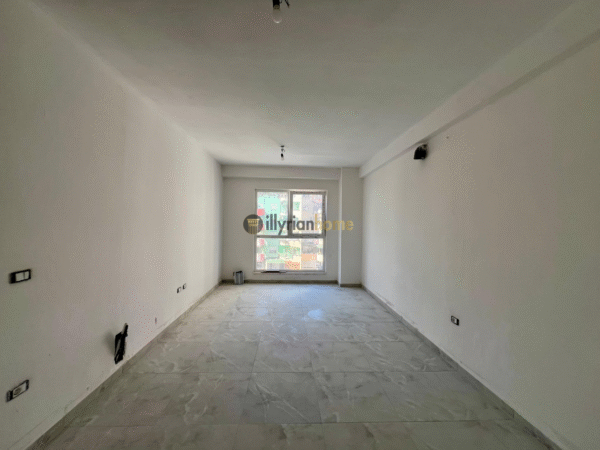 Shitet, Apartament 1+1 “Laprakë”,Tiranë. 2