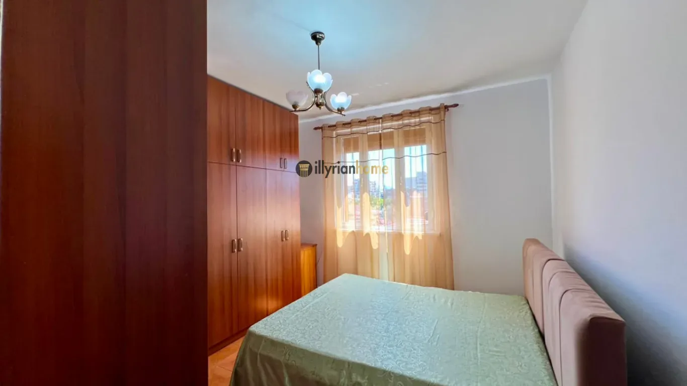 Qira, Apartament 2+1 "Shkolla e Kuqe", Tiranë. 4
