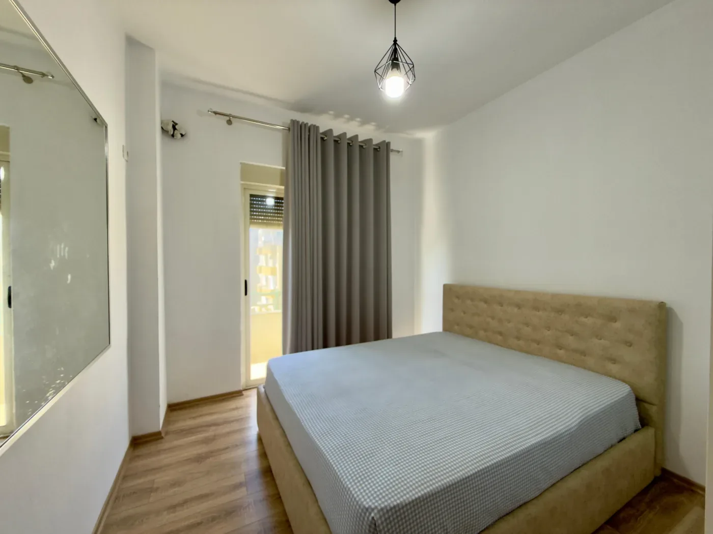EKSKLUZIVE | Shitet Apartament 1+1 me Ballkon të Madh | Golem, Durrës