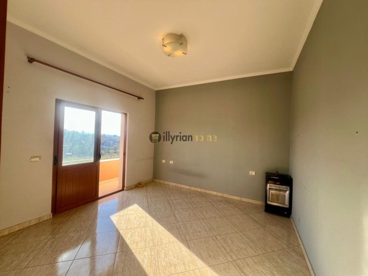 Jepet me Qira Apartament 3+1, “Fresk”, Tiranë