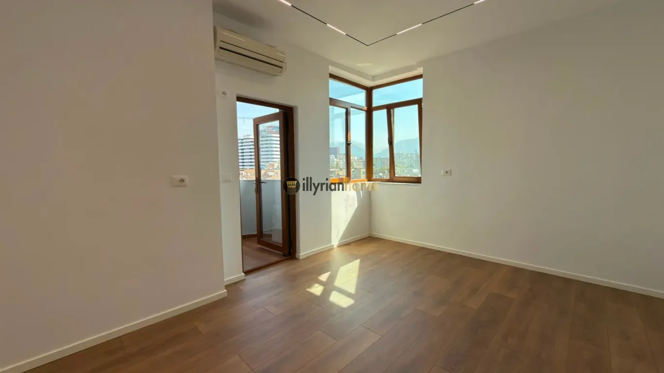 Shitet ,Apartament 1+1+ballkon i restauruar me punime cilësore tek Rruga "Fadil Bodinaku",Ish-Stacioni i Fundit i Tiranës së Re – Ura e Nisharakut