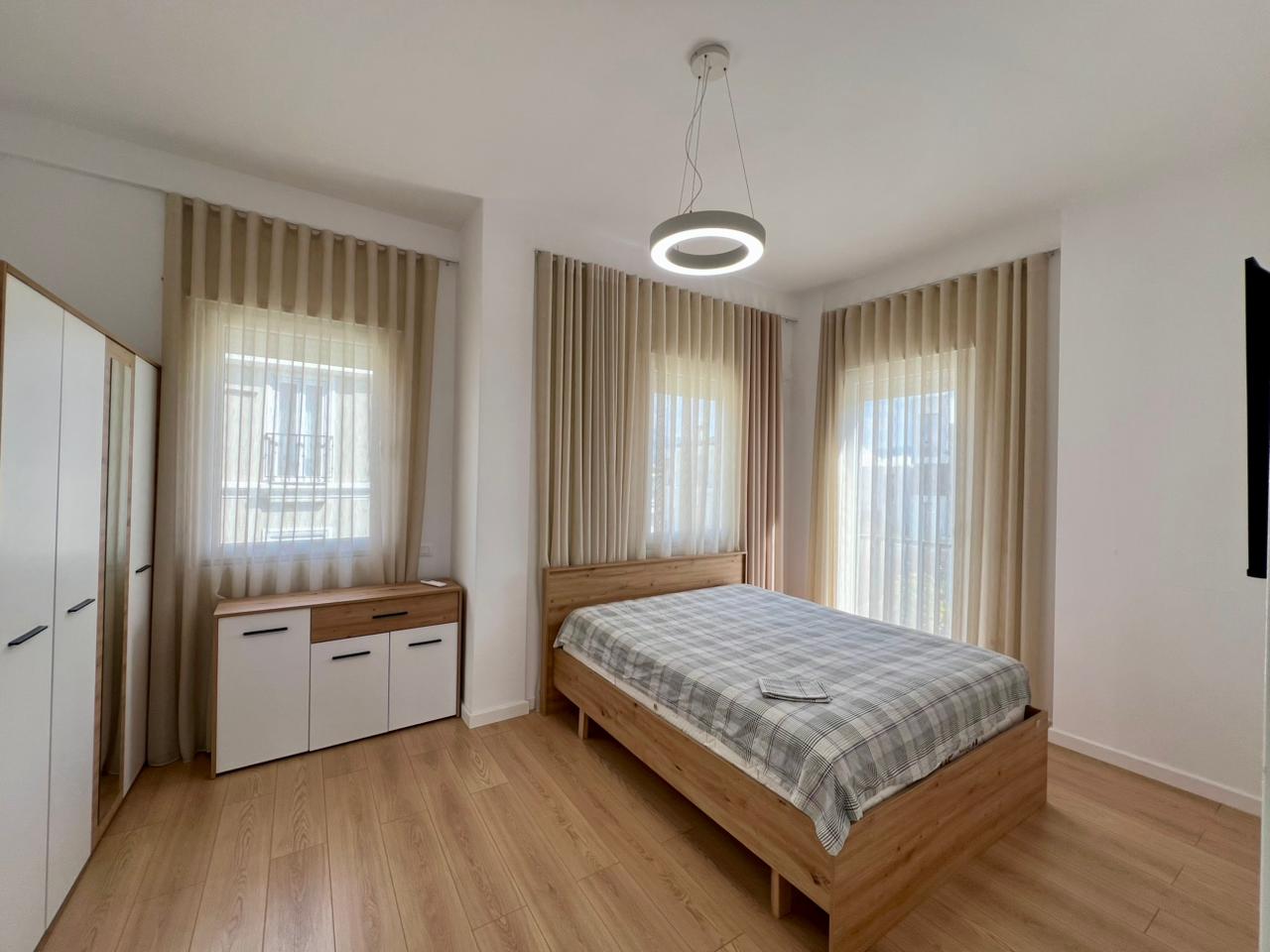 Qira, Vilë 3 Katëshe "Mjull Bathore", Tiranë