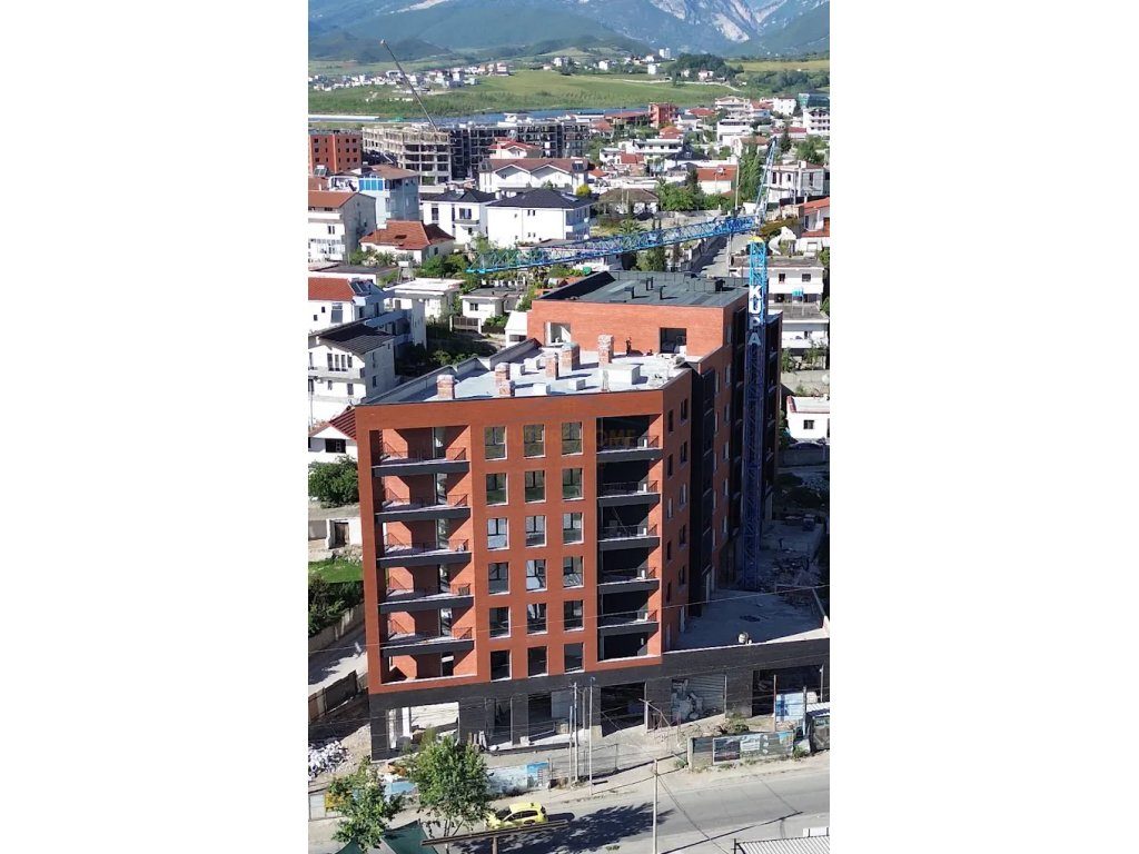 Shitet, Apartament 3+1+2, Paskuqan