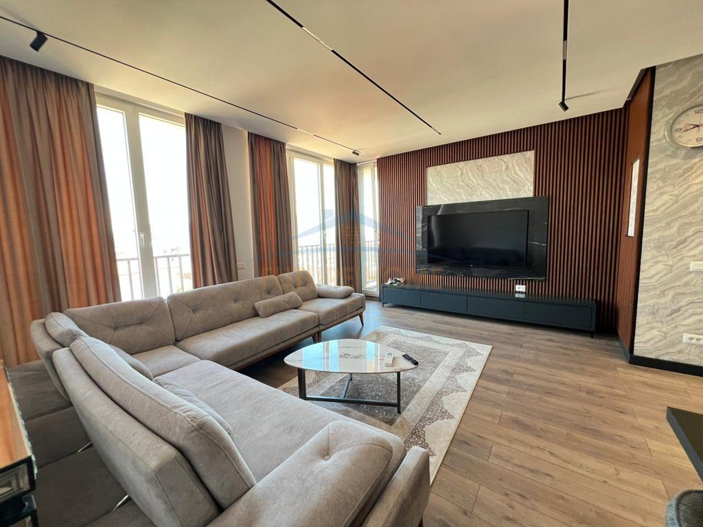 Qera, Apartament 1+1+Post Parkim, Rruga Riza Cerova 3