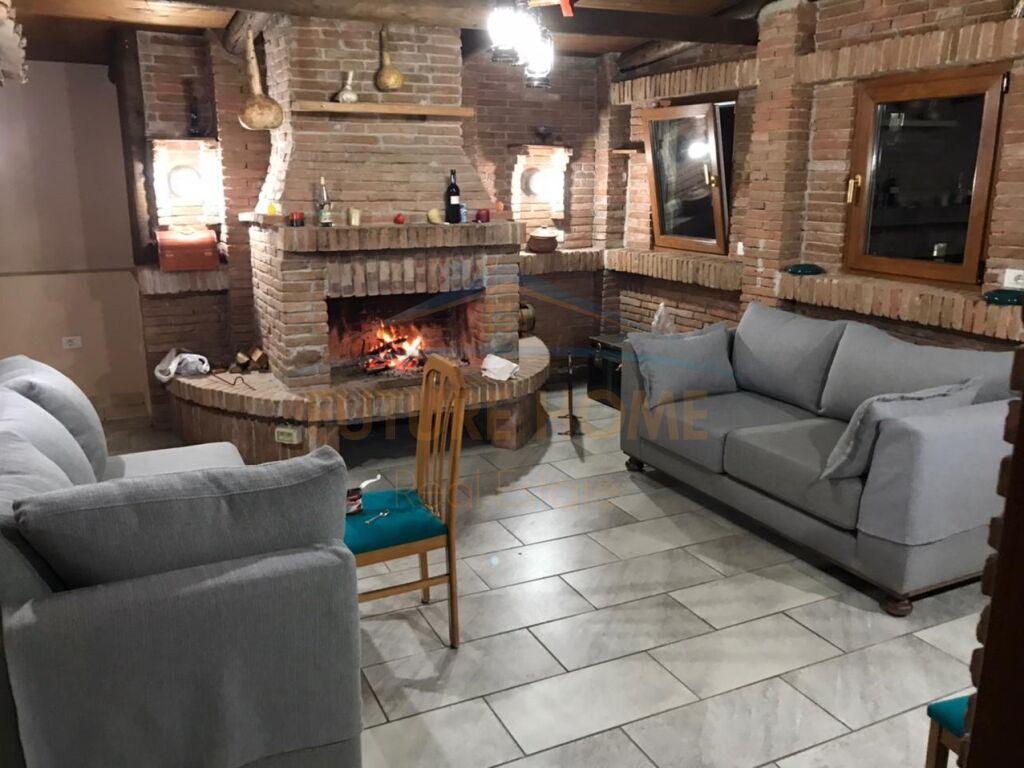 Shitet, Penthouse + 2 Poste Parkimi, Liqeni i Thatë