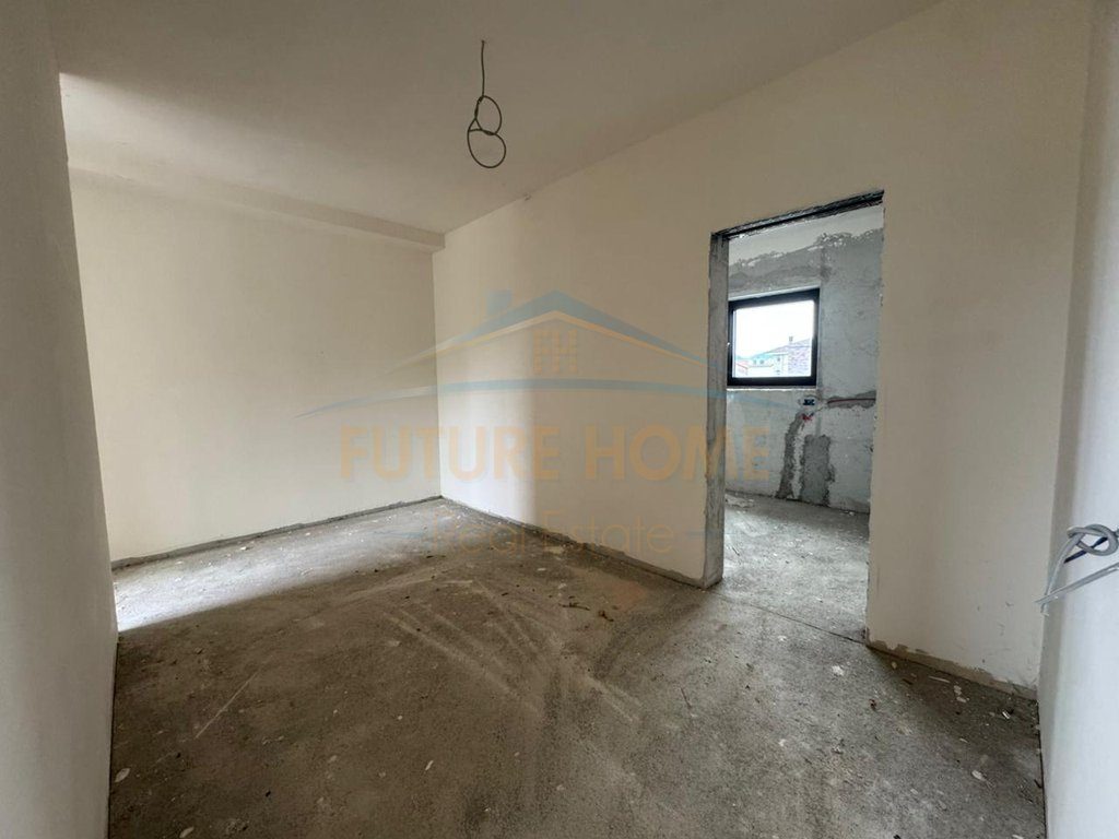 Shitet, Vilë 3-Katëshe+ 1 Kat Nëntokë, Primavera Residence, Mjull Bathore