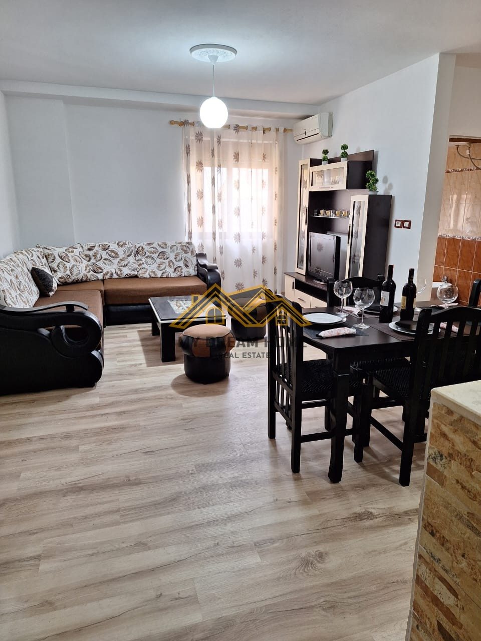 SHITET APARTAMENT 1+1 PLAZH DURRES
