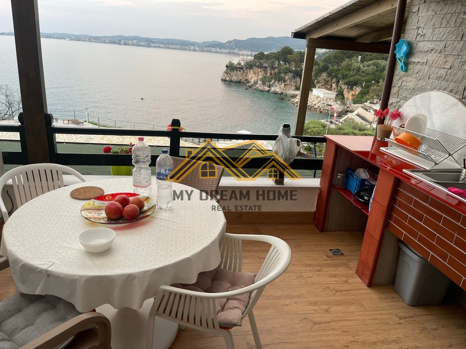 VLORE- AQUAMARINE RESIDENCE: SHESIM APARTAMENT ME PAMJE NGA DETI