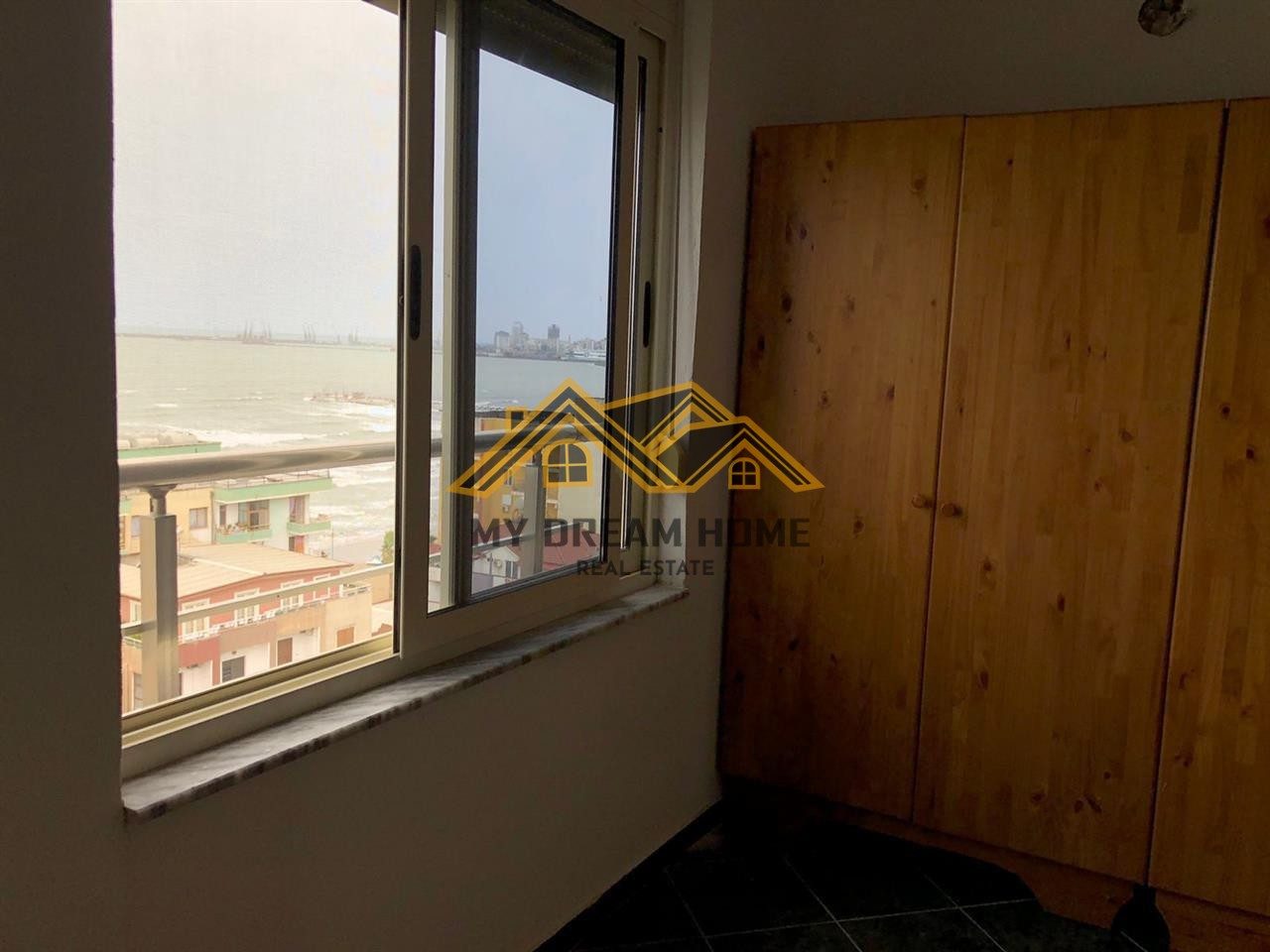 SHITET APARTAMENT 1+1 ME PAMJE NGA DETI TE RROTA E KUQE, PLAZH