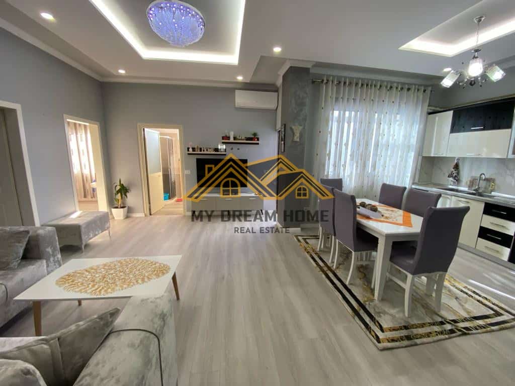 SHITET APARTAMENT 2+1+DEPO,NE RRUGE KRYESORE TEK SPITALI NE DURRES !!