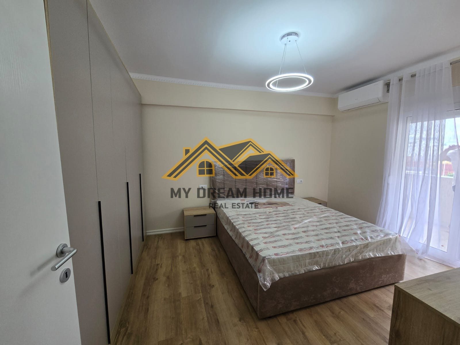 Super Apartament 2+1 në shitje te Rruga e re e Portit! 4