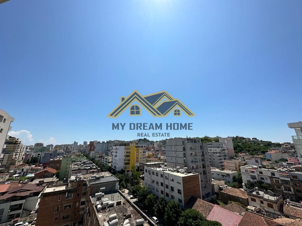 SHITET APARTAMENTE TEK ISH FABRIKA AKULLIT 2+1+2 4