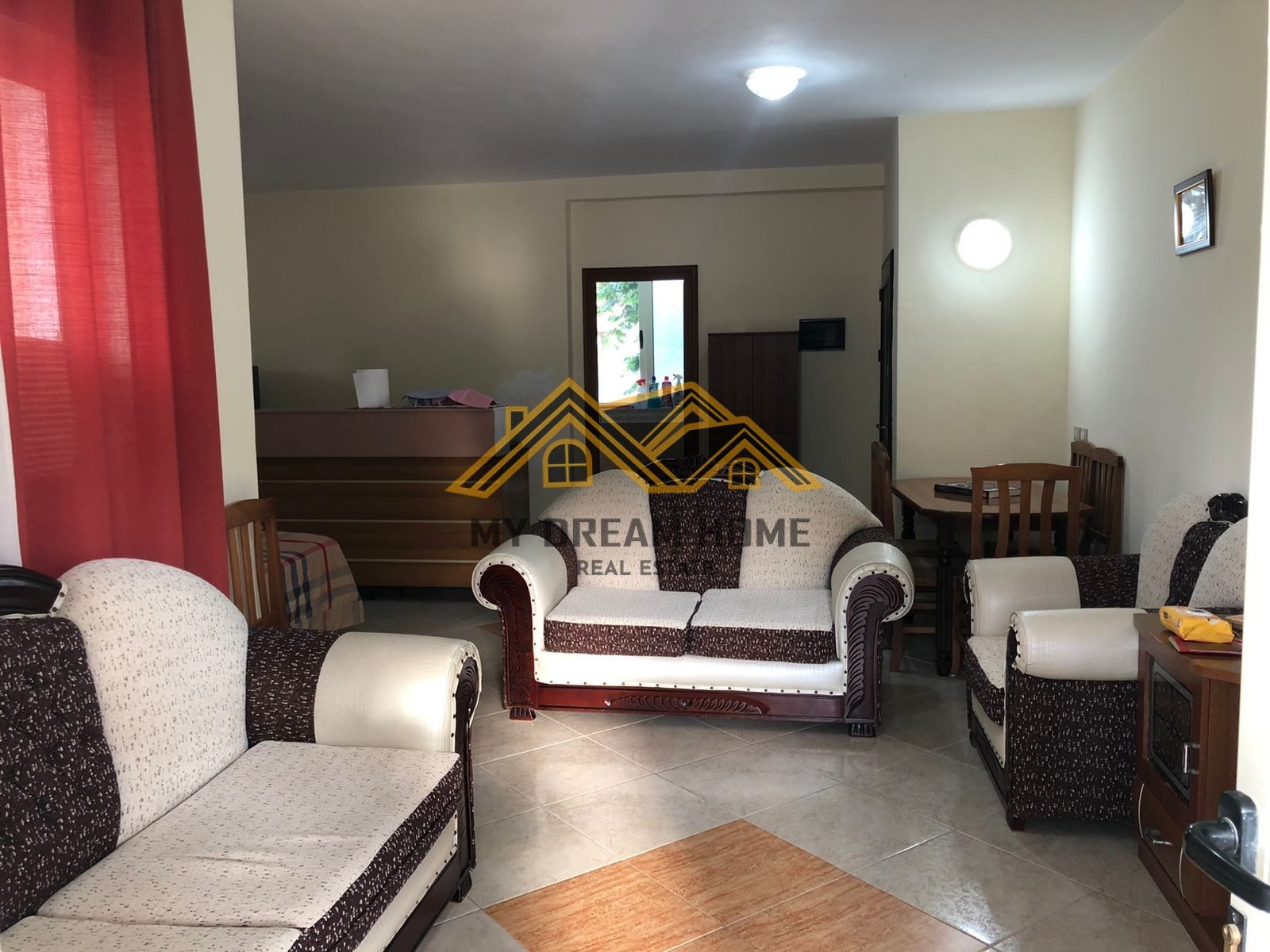 SHITET APARTAMENT 1+1 GOLEM PISHAT E BUTA