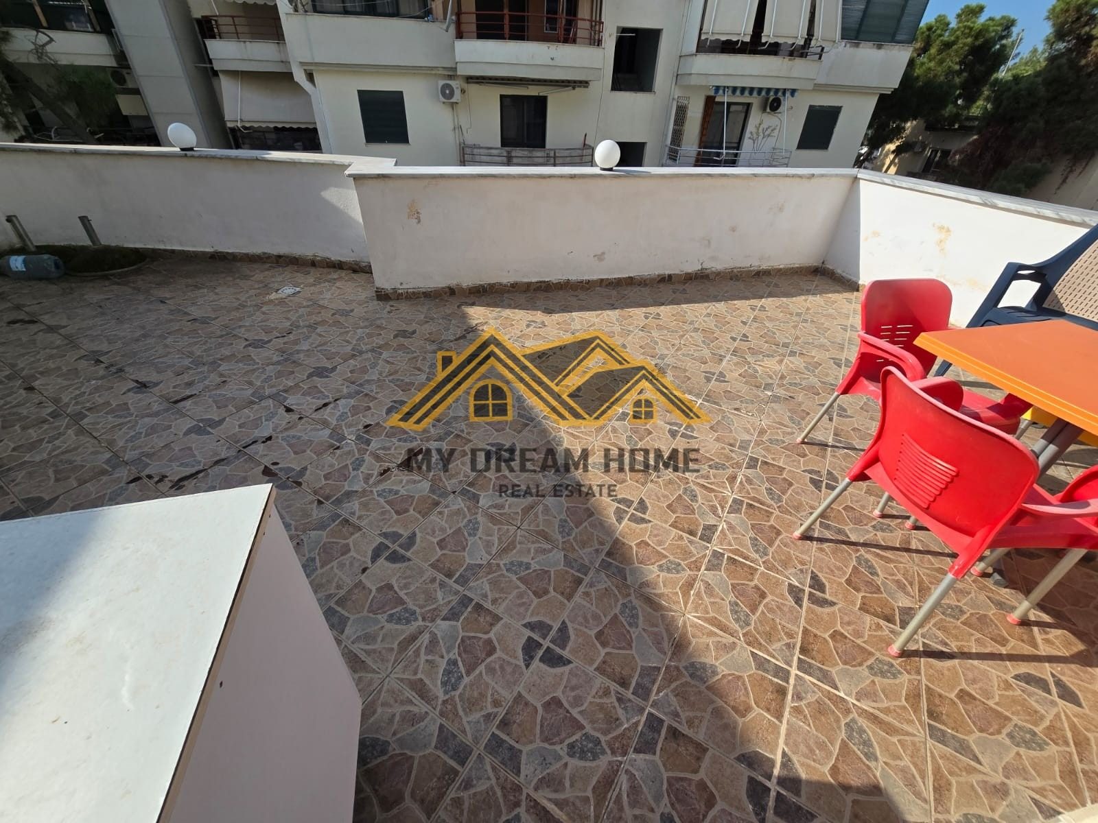 SHITET APARTAMENT 2+1 + POST PARKIMI NE GOLEM. 3