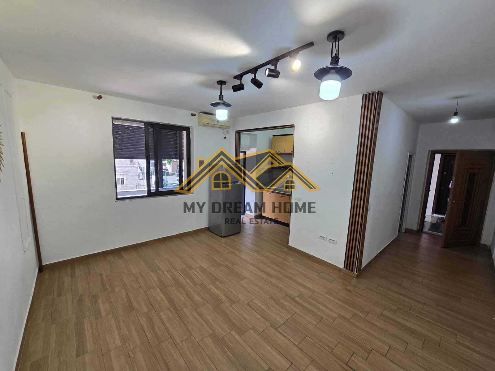 APARTAMENT 1+1 PRANE ZJARRFIKSES DURRES,PER SHITJE !
