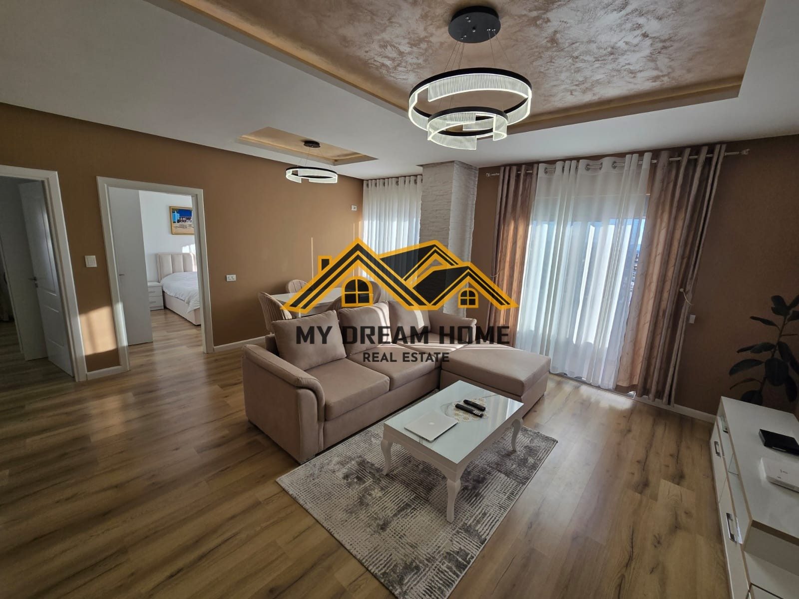 Shesim Super Apartament 2+1 Prane Stacionit Trenit Durres! 2