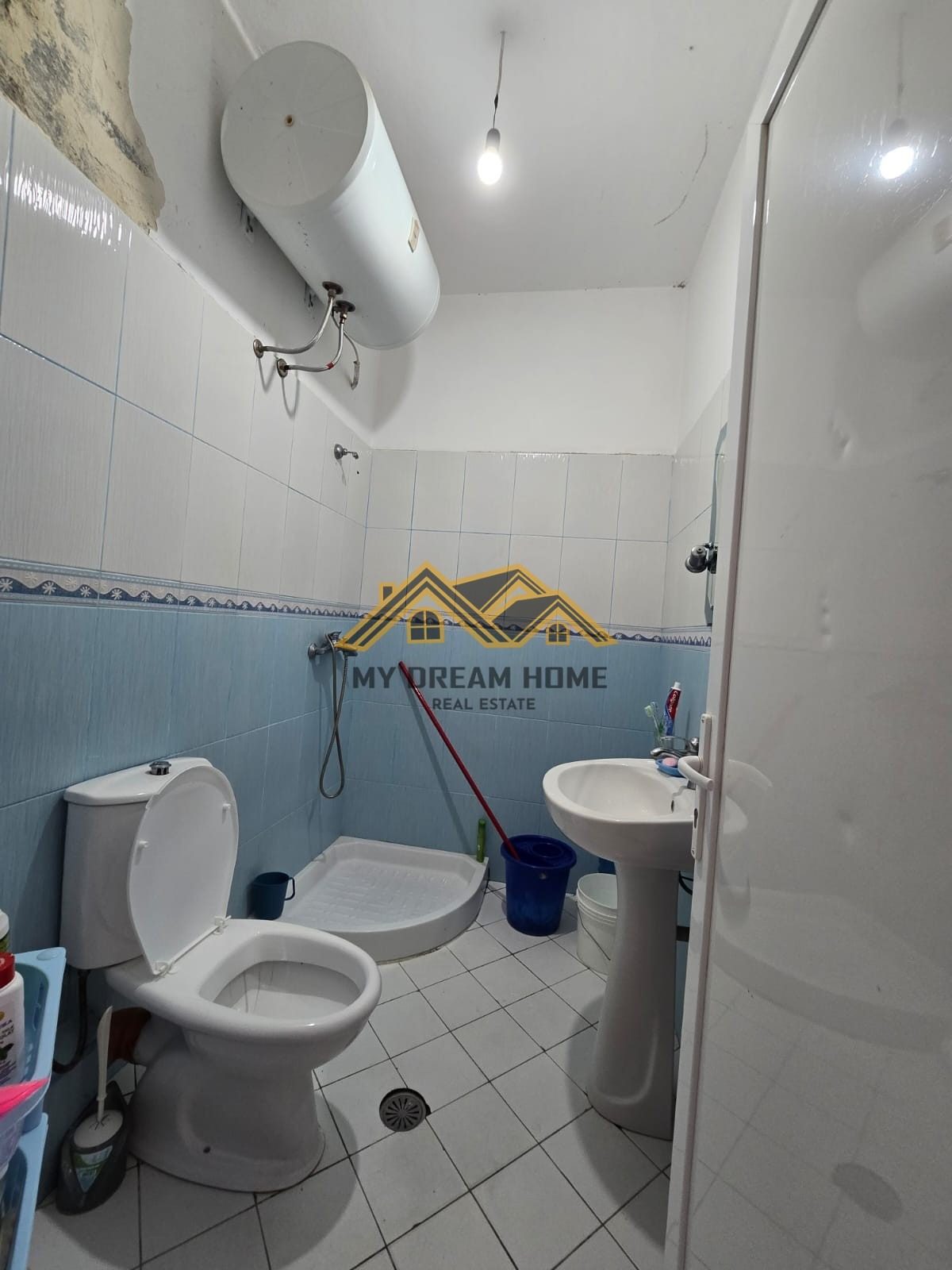 SHITET PALLAT 5 KATESH NE DURRES!