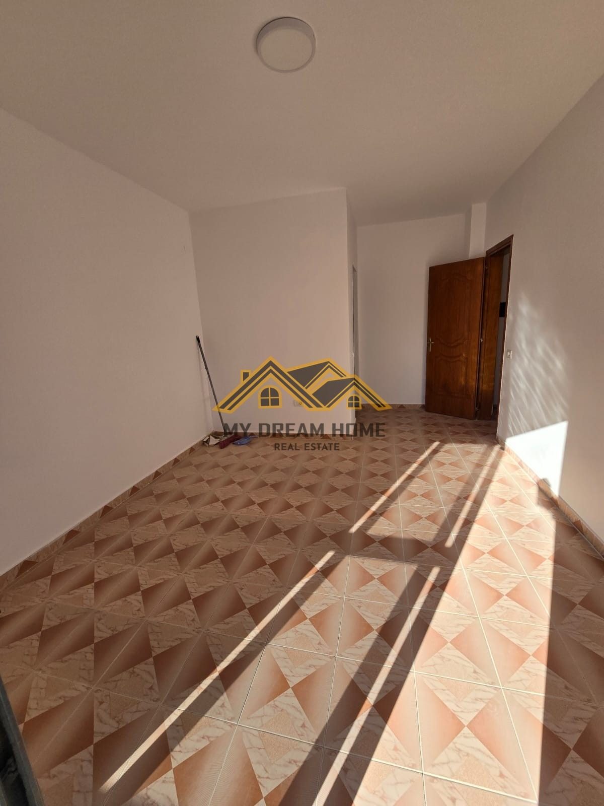 SHITET APARTAMENT 2+1+2 NE GOLEM 3