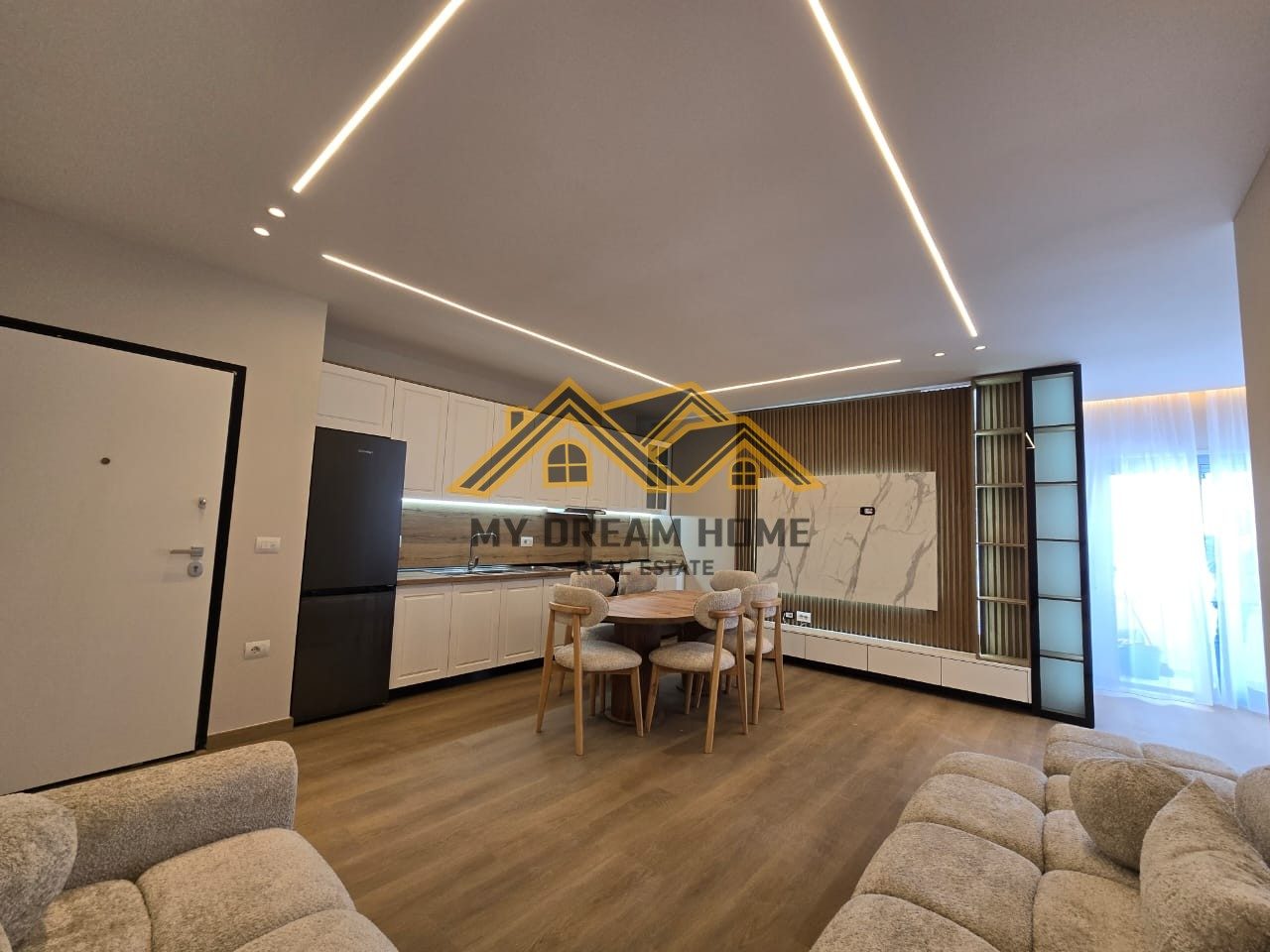 SHITET SUPER APARTAMENT NE GOLEM!