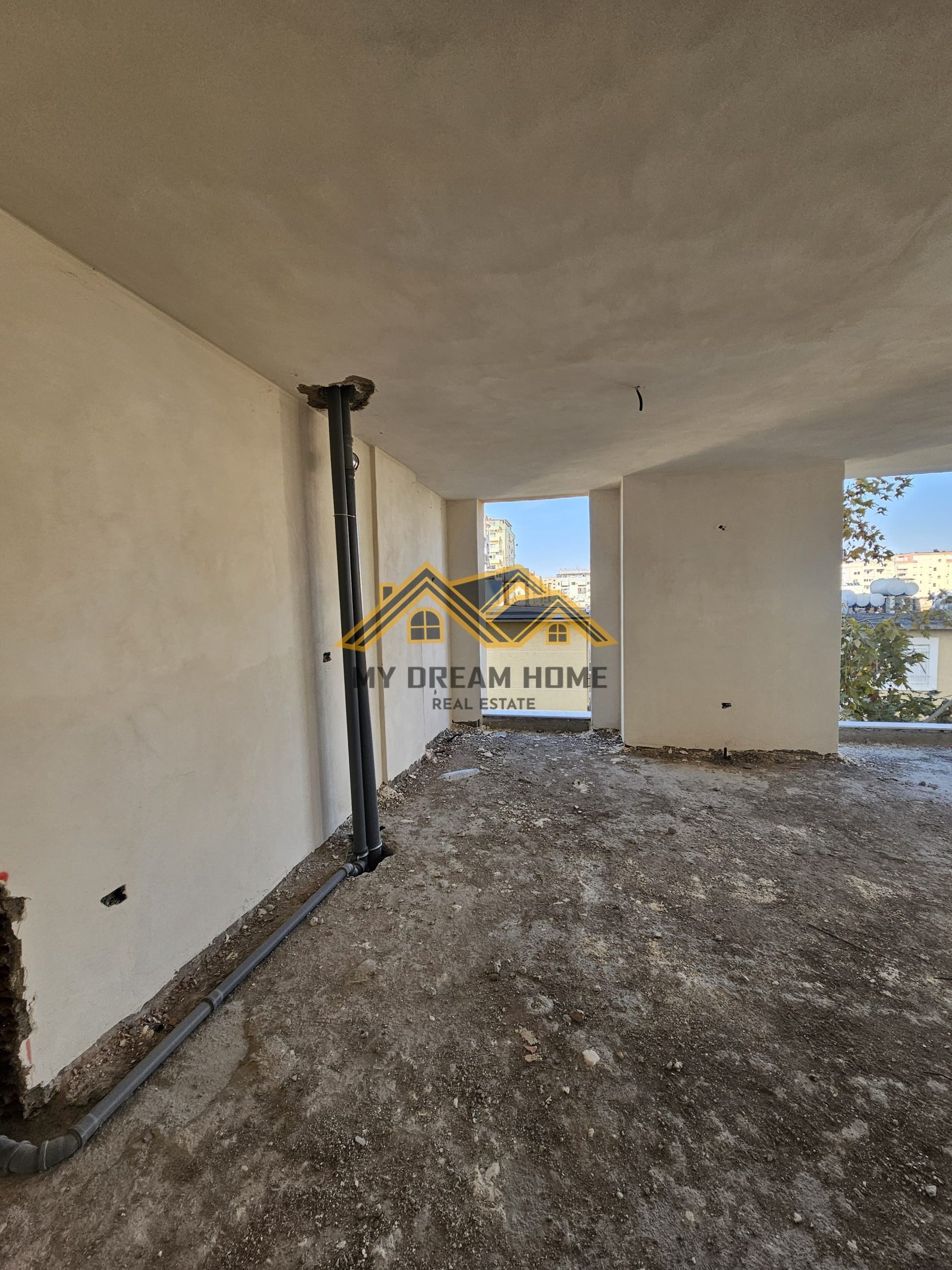 SHITET APARTAMENT 2+1+2 NE QENDER DURRES! 4