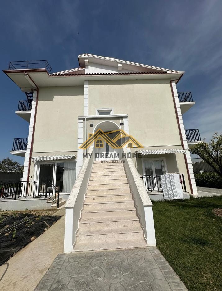 Shitet vilë 3-katëshe në Spitallë, Durrës